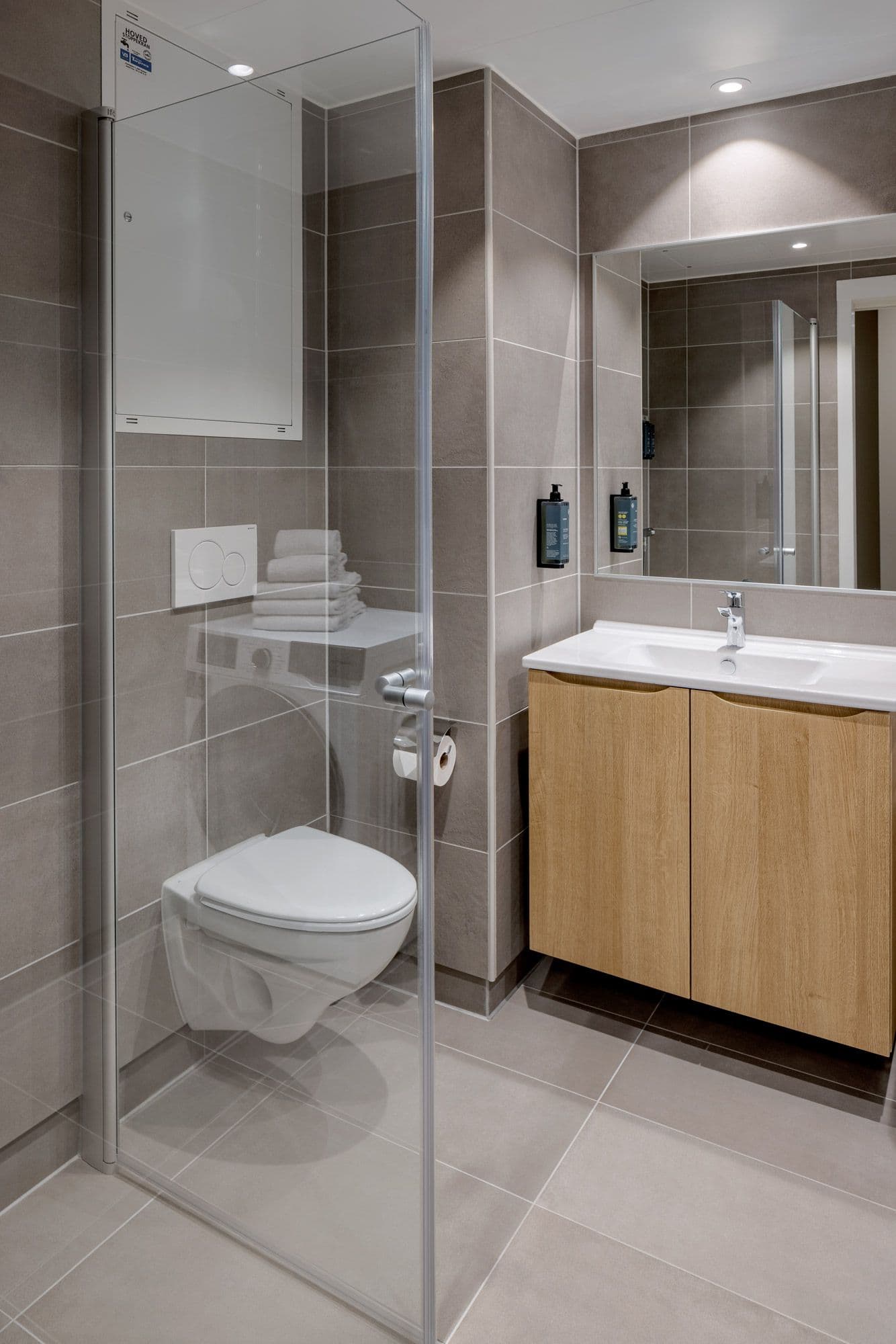 Photo: Bathroom of standard one-bedroom apartment at Hinna location.